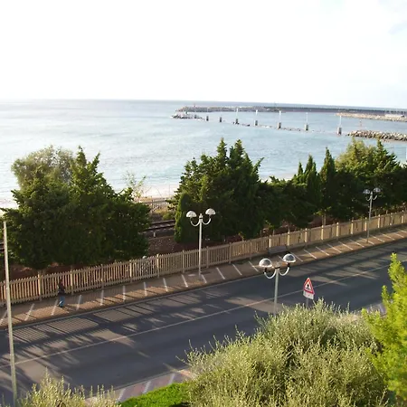 Residence Villa Carmen fronte mare a 50 mt-2
